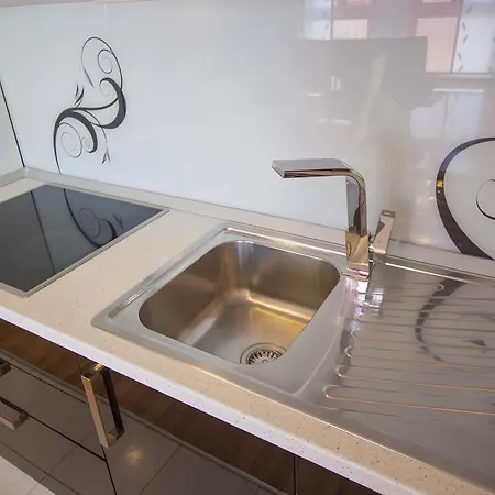 Adela Apartments - Beach Znjan Split * Split