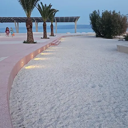 Adela Apartments - Beach Znjan Split *