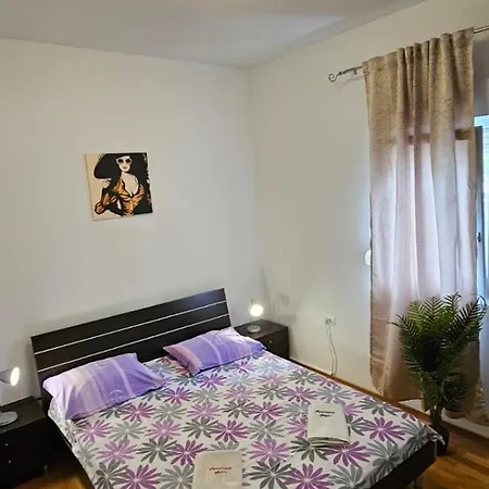 Adela Apartments - Beach Znjan Split * Split