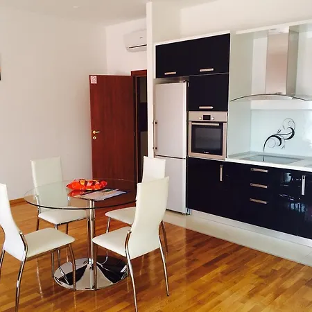 Adela Apartments - Beach Znjan Split *