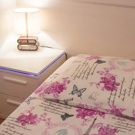 Adela - Znjan * Split