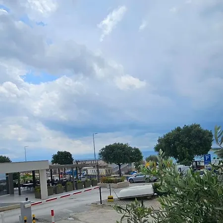 Adela - Znjan Apartamento