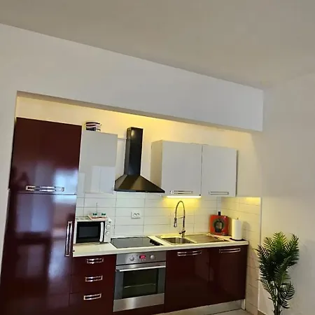 Adela Apartments - Beach Znjan Split Split