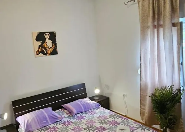 Adela - Znjan * Split